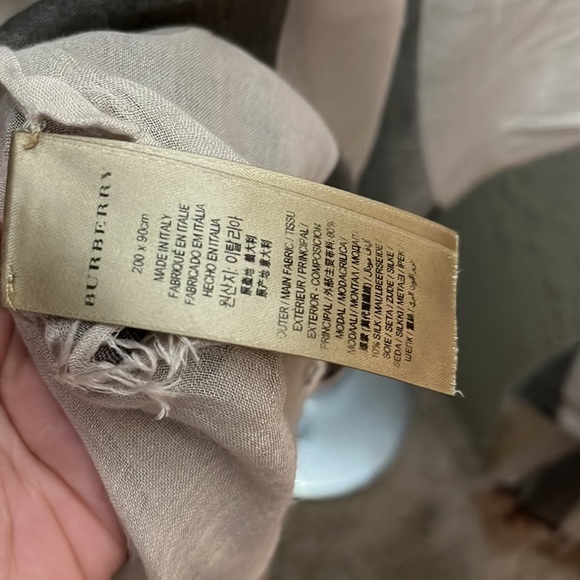 Burberry scarf crinkle style - Picture 7 of 11